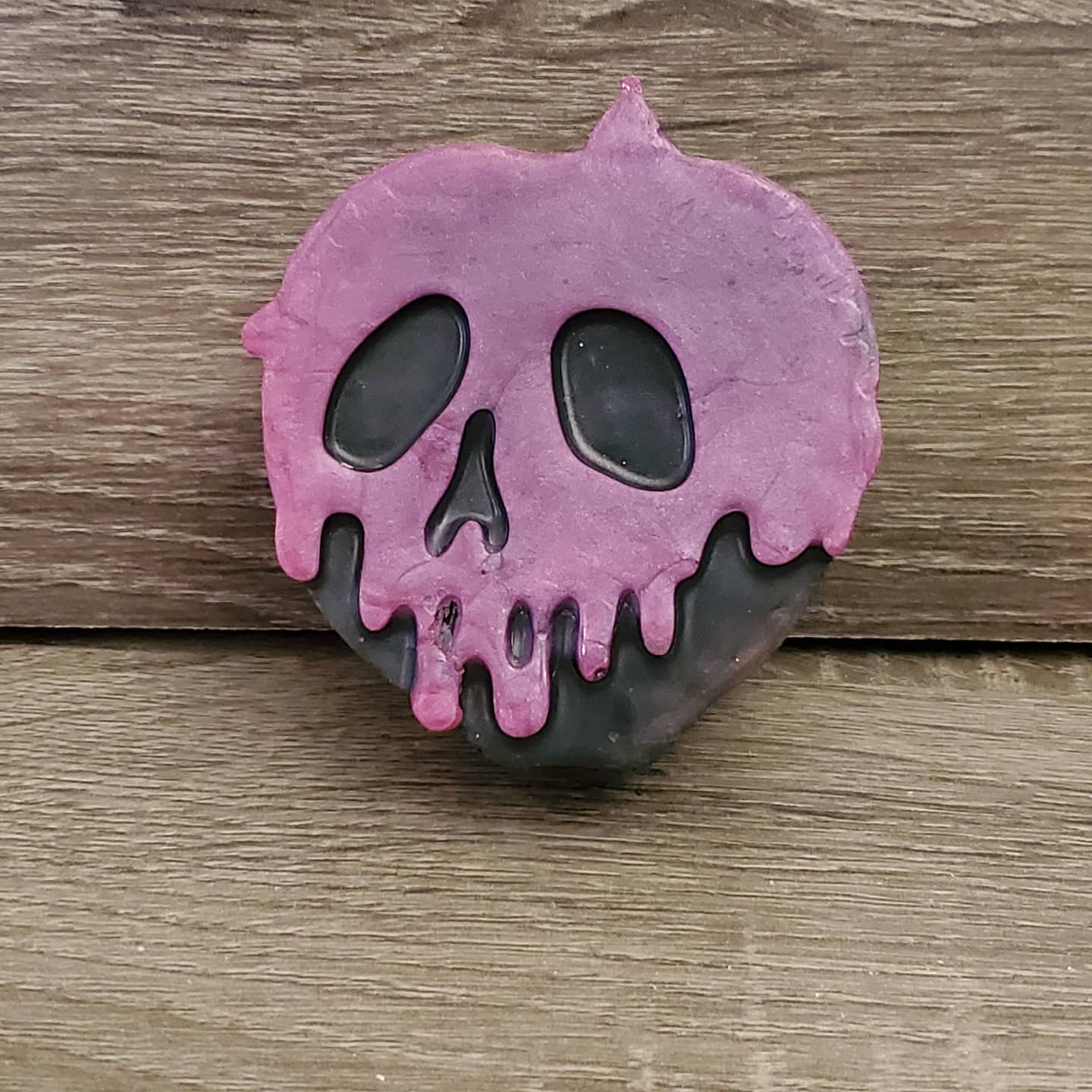 Poison Apple Soap – Enchanting Handmade Soap with a Sweet & Spooky Scent