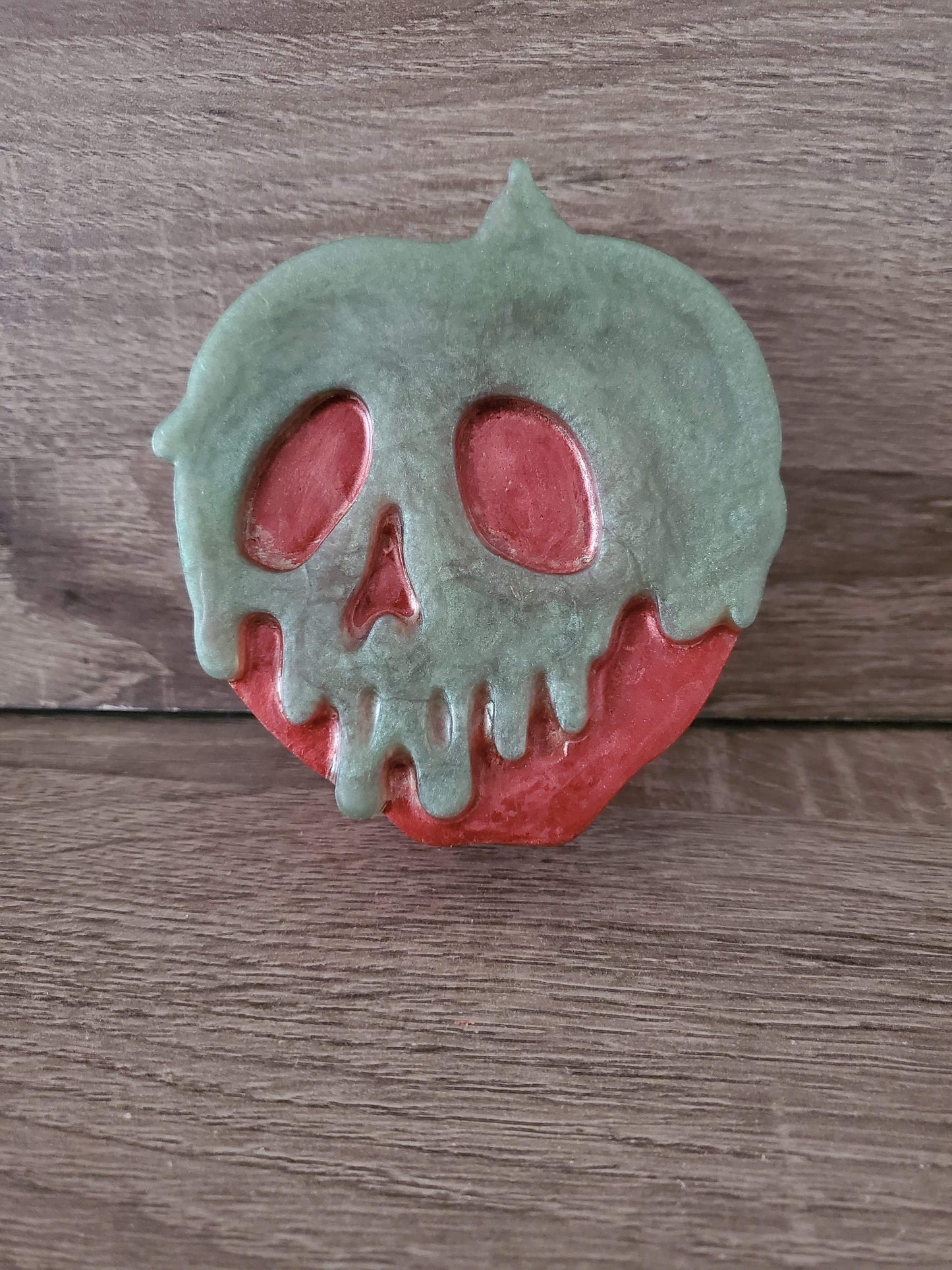 Poison Apple Soap – Enchanting Handmade Soap with a Sweet & Spooky Scent